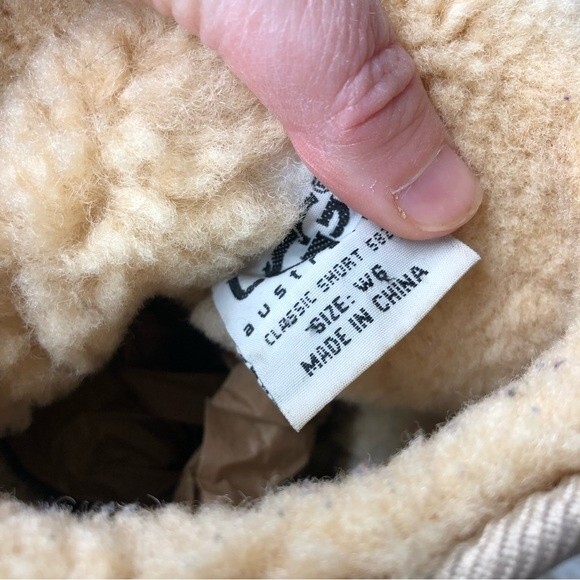 Ugg size 6 womens classic short beige taupe boots - Picture 8 of 10